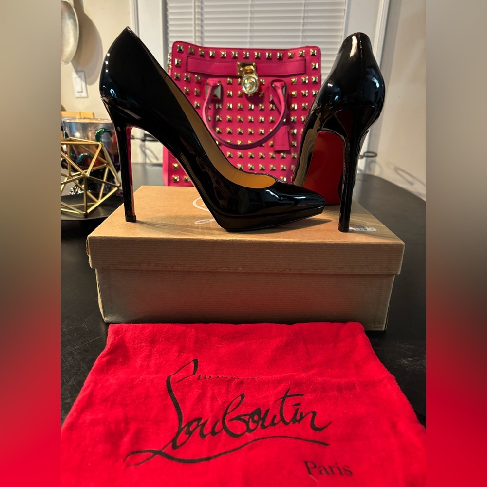 ❗️SOLD❗️Christian Louboutin Pigalle Plato 120